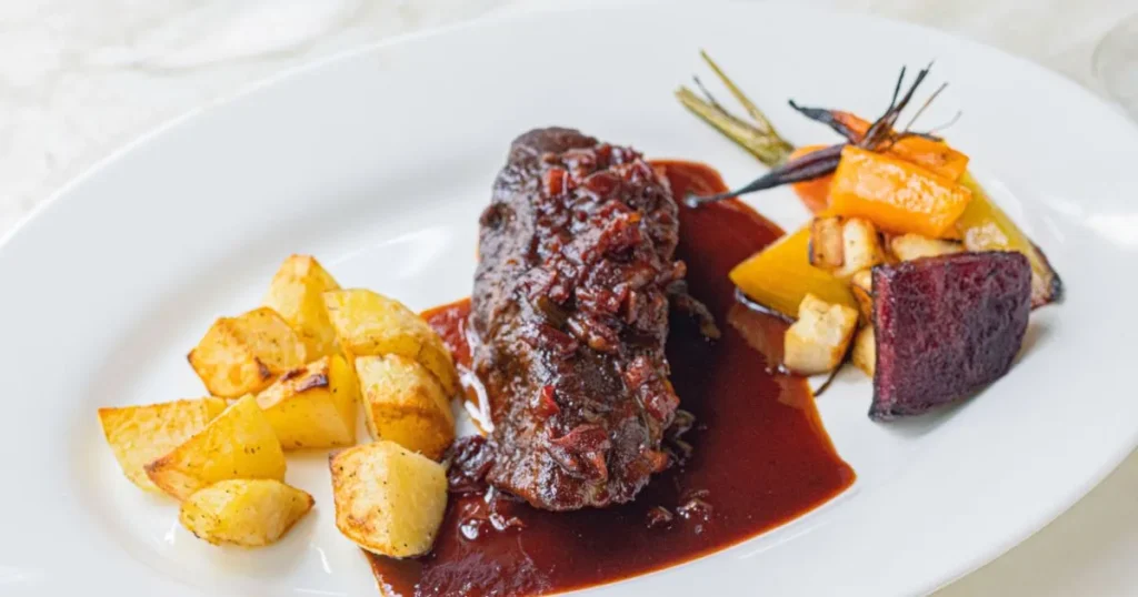 the best recipe for cooking oxtail in aTender, Flavorful slow cooker 1 5 oxtail